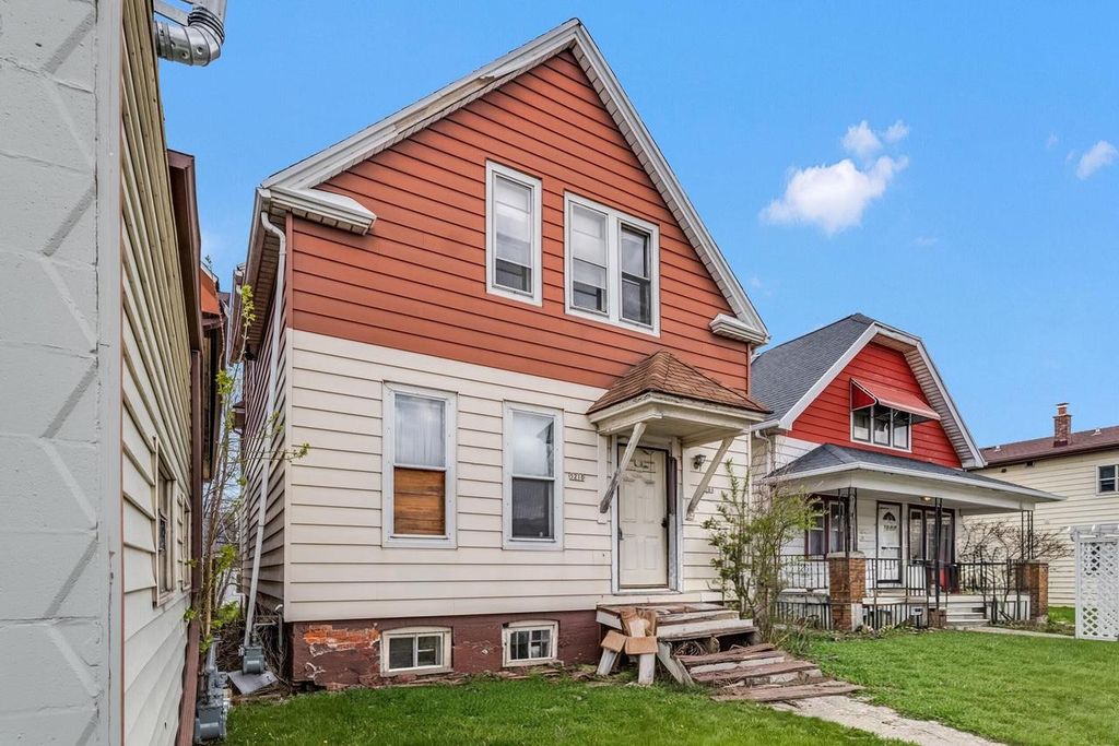 Photo of 5210 S Packard AVENUE, Cudahy, WI 53110 (MLS # 1958923)