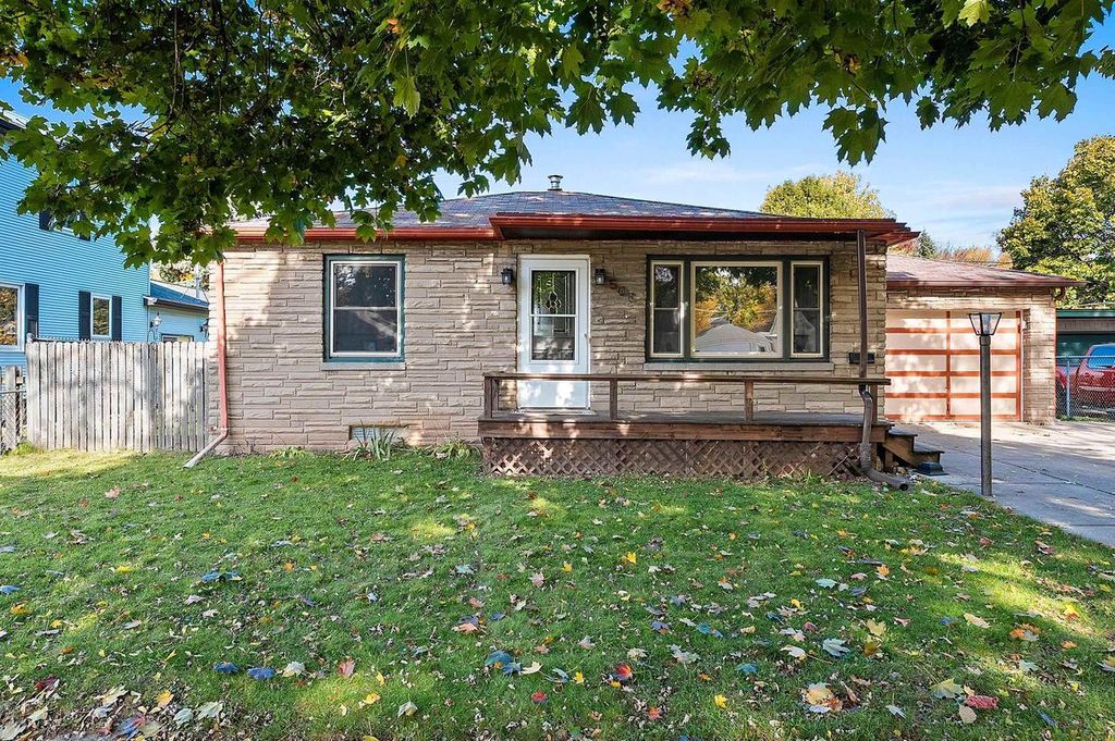 Photo of 508 E Coolidge AVENUE, Appleton, WI 54915 (MLS # 50319249)