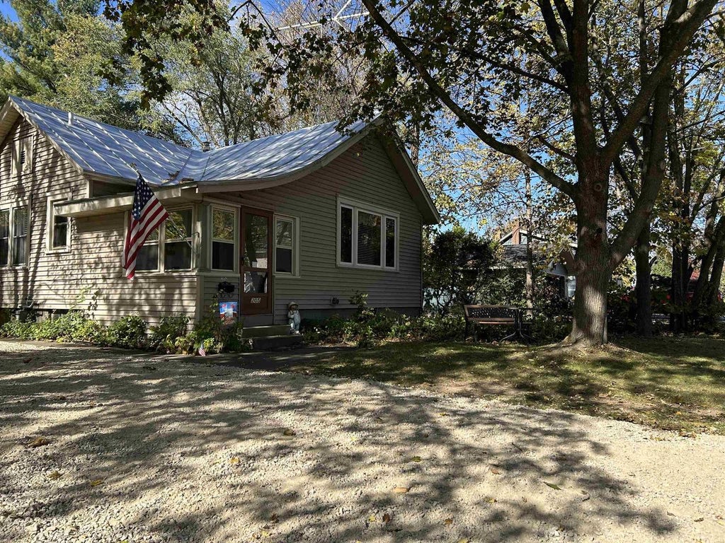 Photo of 205 N Harrison STREET, Waupaca, WI 54981 (MLS # 50334476)
