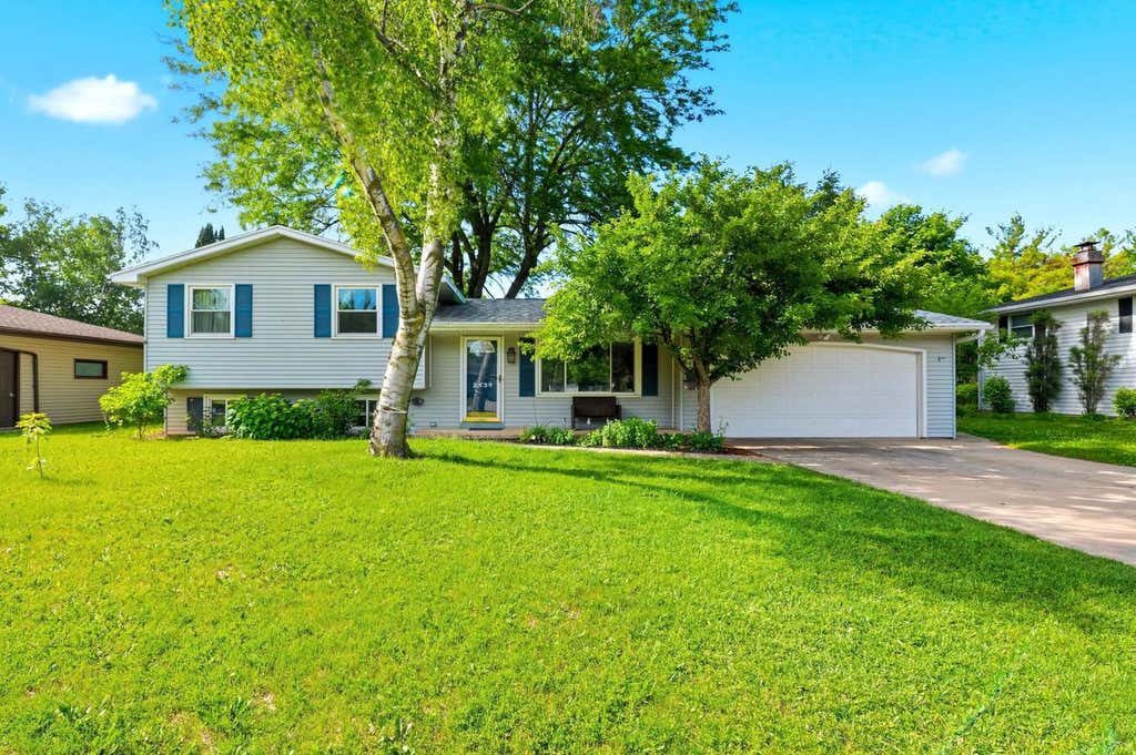 Photo of 2539 Mary Jo DRIVE, Green Bay, WI 54311 (MLS # 50327710)