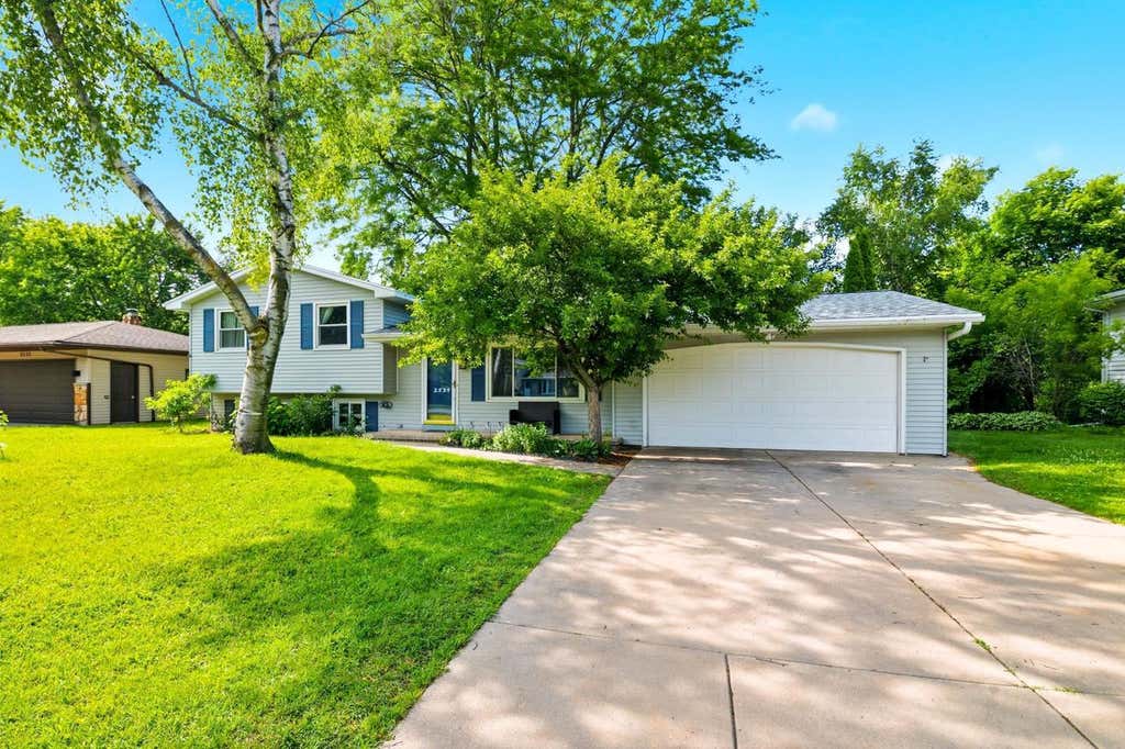Photo of 2539 Mary Jo DRIVE, Green Bay, WI 54311 (MLS # 50327710)