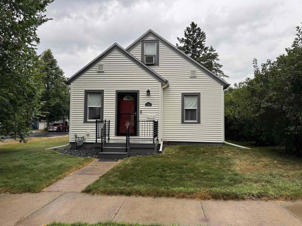 Photo of 1004 N 5th AVENUE, Wausau, WI 54401 (MLS # 22603715)
