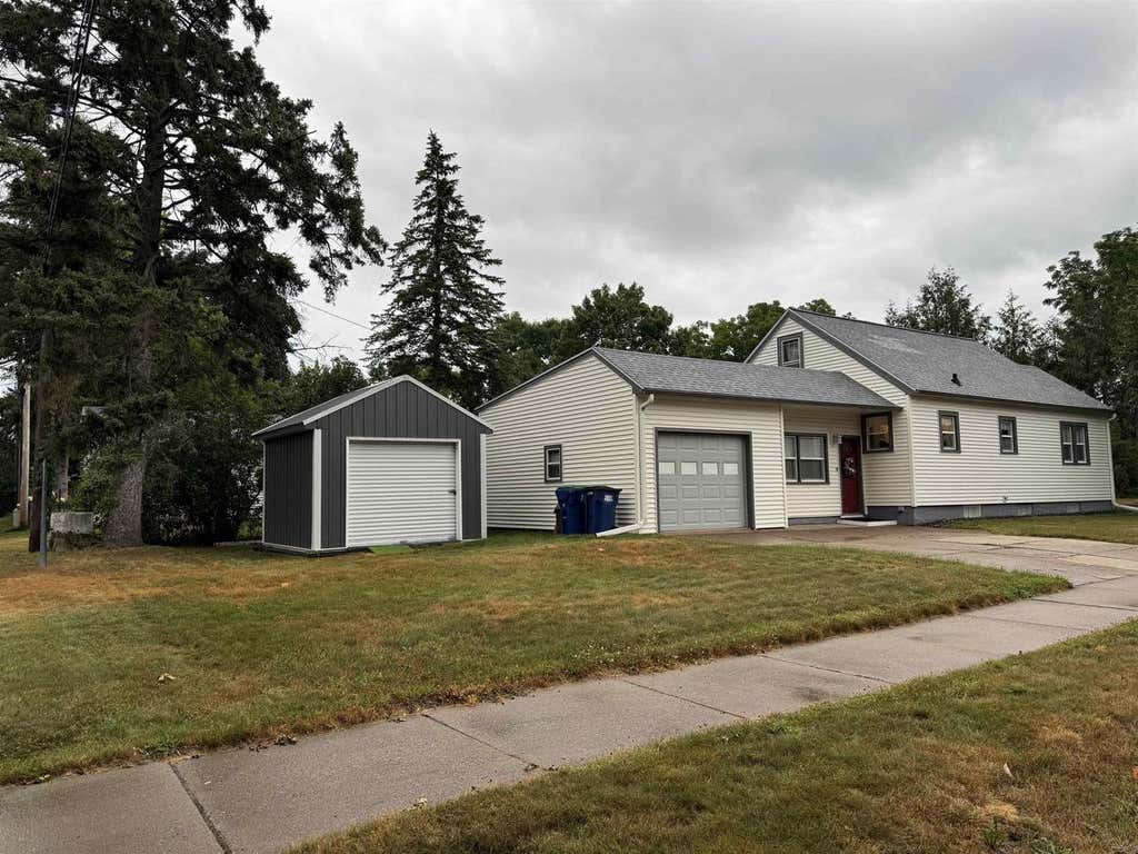 Photo of 1004 N 5th AVENUE, Wausau, WI 54401 (MLS # 22603715)