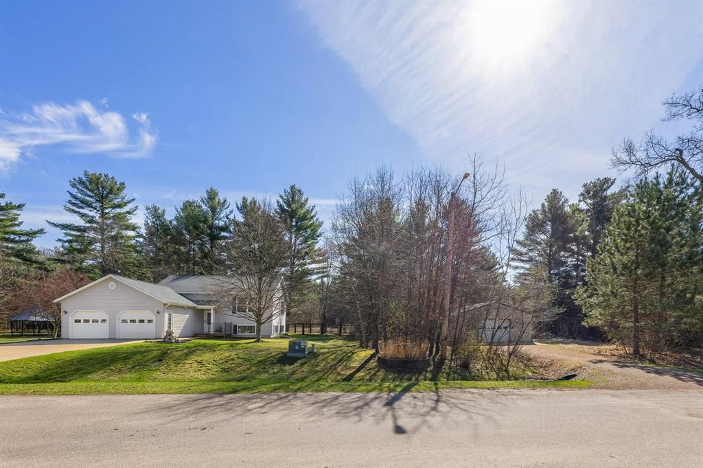 Photo of 301 Lincolnwood DRIVE, Black River Falls, WI 54615 (MLS # 1600220)