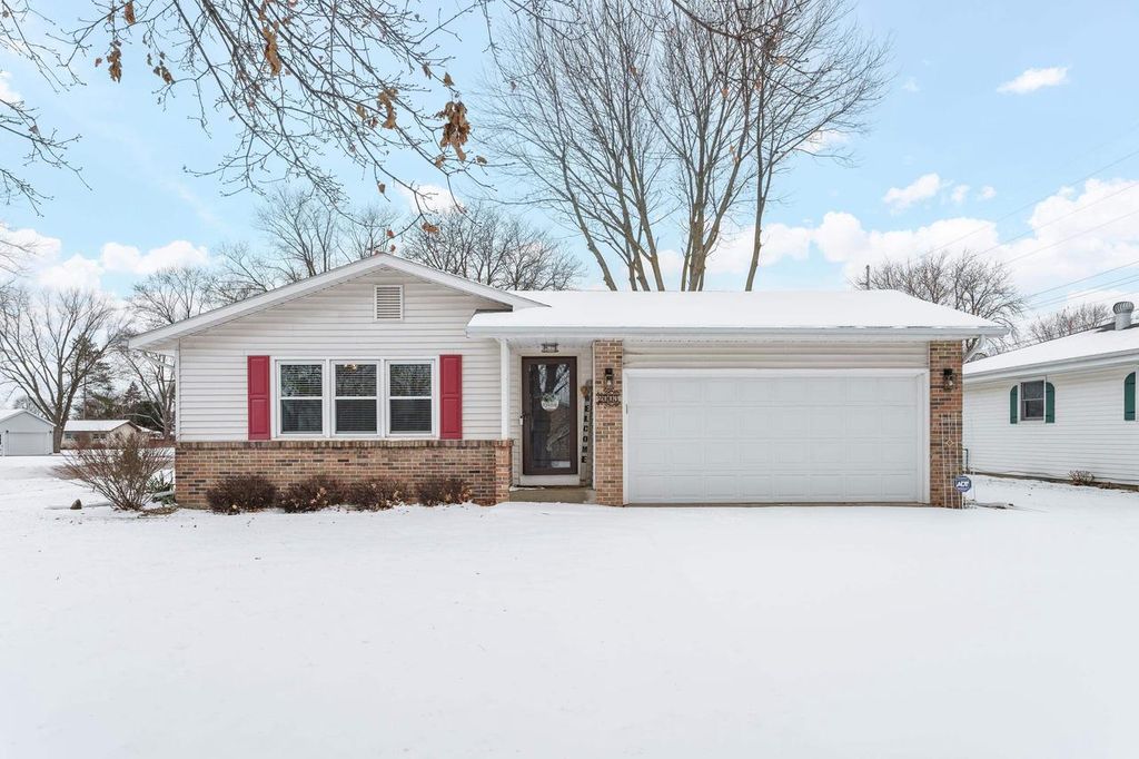 Photo of 2003 N Lexington DRIVE, Janesville, WI 53545 (MLS # 2015073)