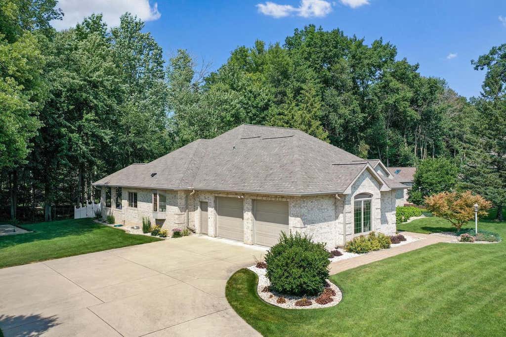 Photo of 1184 Pleasant Valley DRIVE, Oneida, WI 54155 (MLS # 50329987)