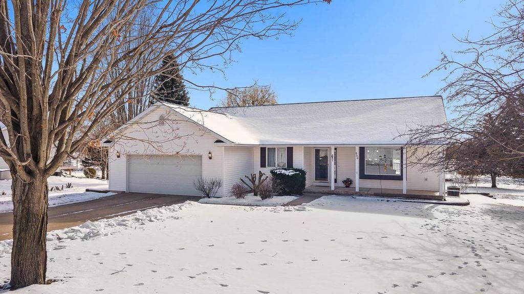 Photo of 640 Mooreland CIRCLE, Portage, WI 53901 (MLS # 2015893)