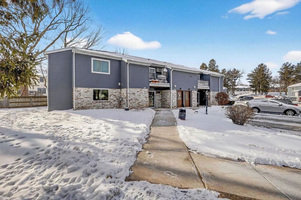 Photo of 1501 Whispering Pines WAY, Fitchburg, WI 53713 (MLS # 2015495)