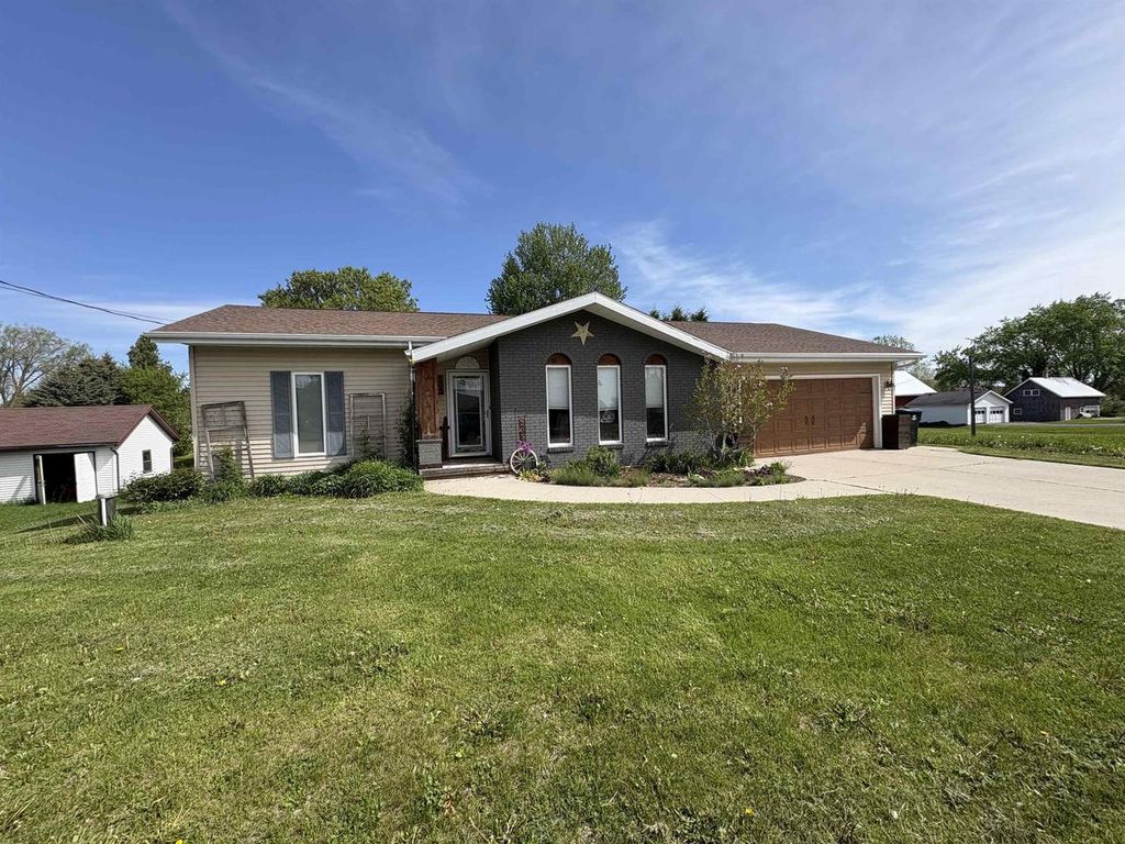 Photo of 205 E Freeborn STREET, Cecil, WI 54111 (MLS # 50325918)