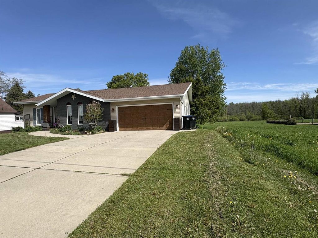 Photo of 205 E Freeborn STREET, Cecil, WI 54111 (MLS # 50325918)