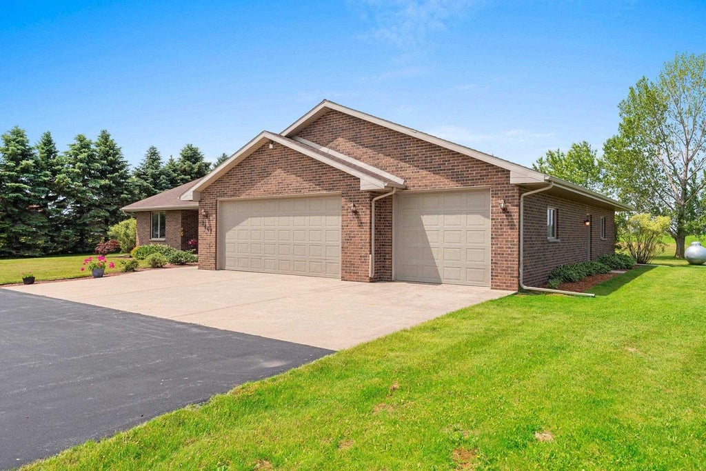 Photo of 2847 Stump ROAD, New Franken, WI 54229 (MLS # 50327902)