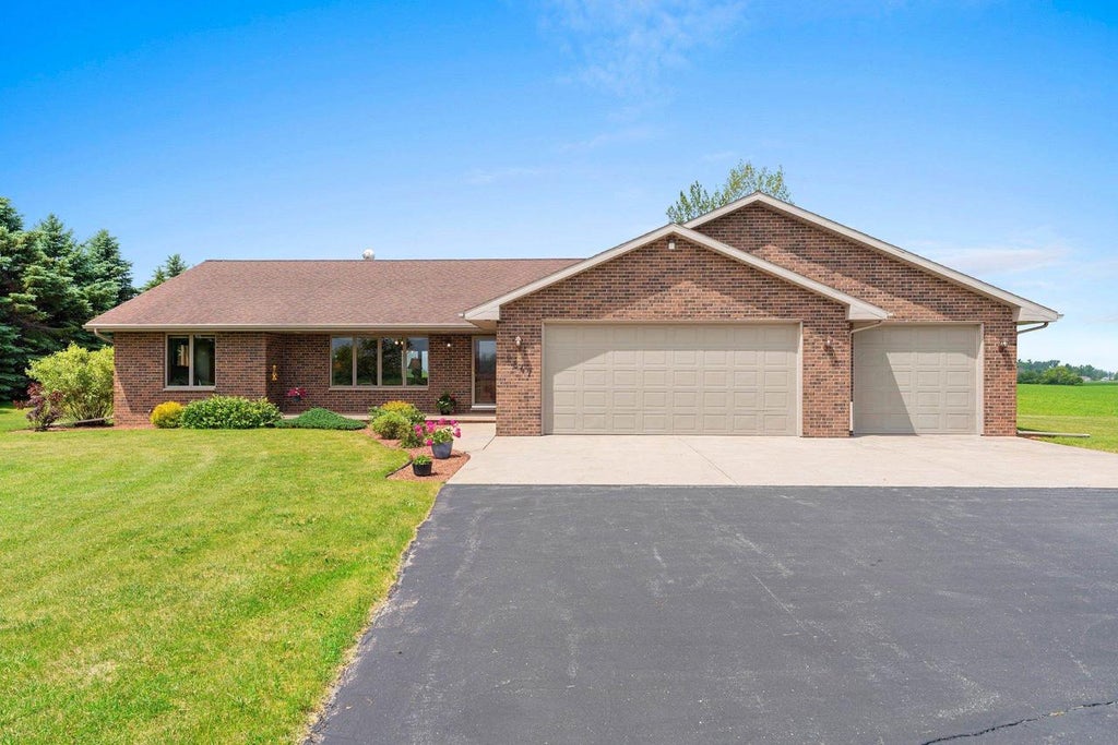 Photo of 2847 Stump ROAD, New Franken, WI 54229 (MLS # 50327902)
