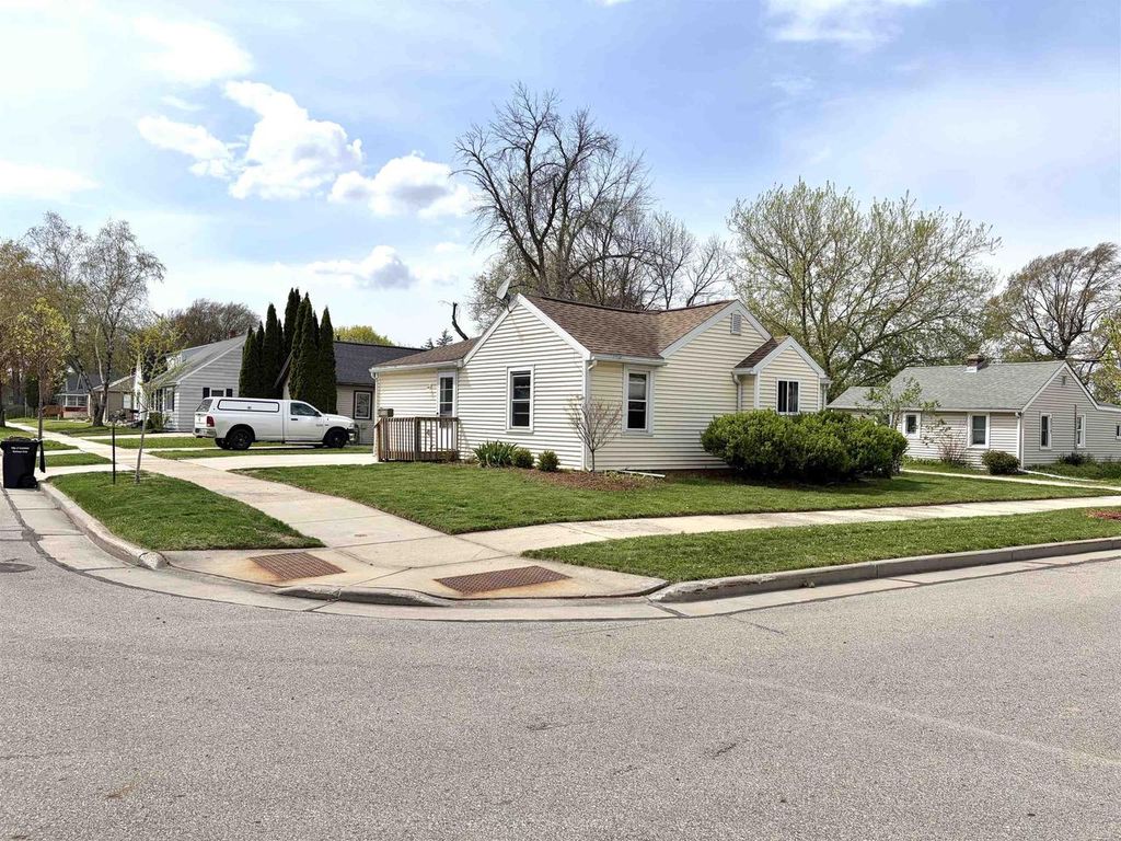 Photo of 326 E Wilson AVENUE, Appleton, WI 54915 (MLS # 50324815)