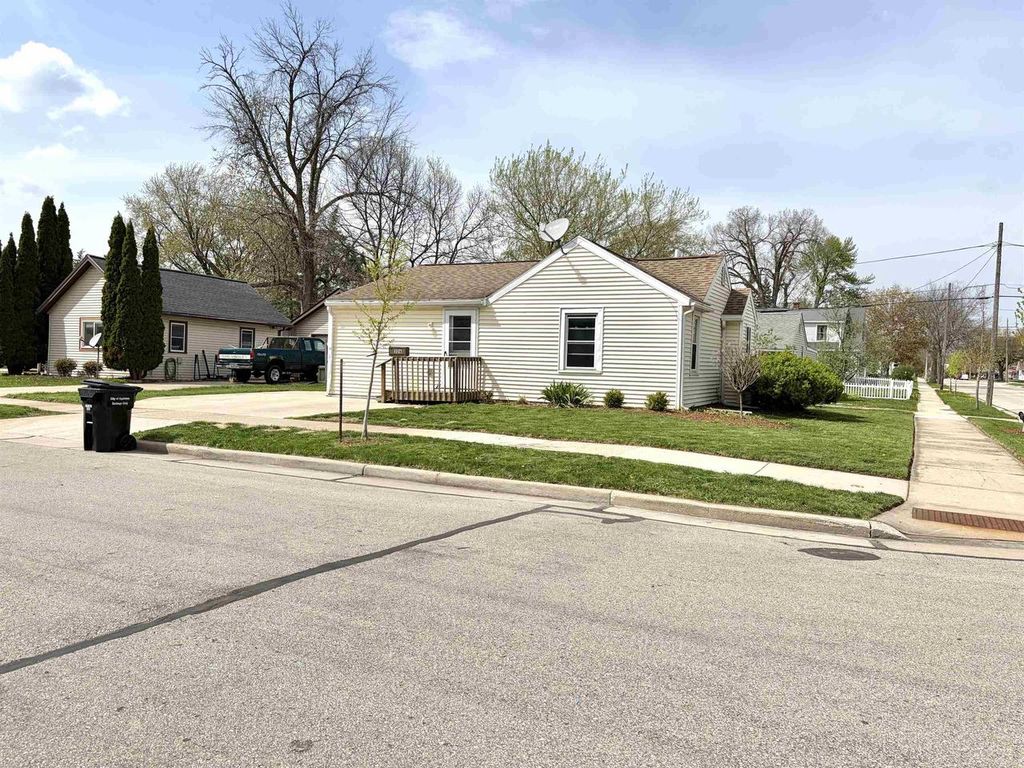 Photo of 326 E Wilson AVENUE, Appleton, WI 54915 (MLS # 50324815)