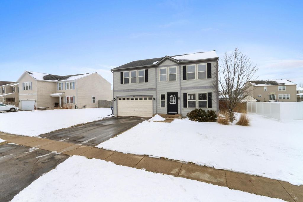 Photo of 920 N Hearthstone STREET, Elkhorn, WI 53121 (MLS # 1948096)