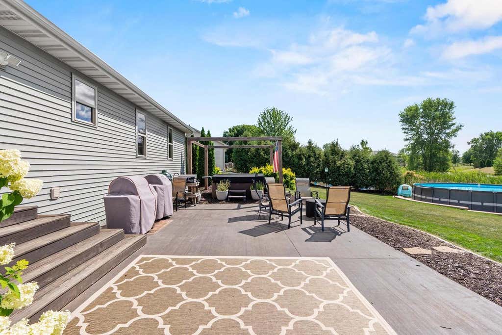 Photo of 4301 Fieldcrest DRIVE, Kaukauna, WI 54130 (MLS # 50331175)