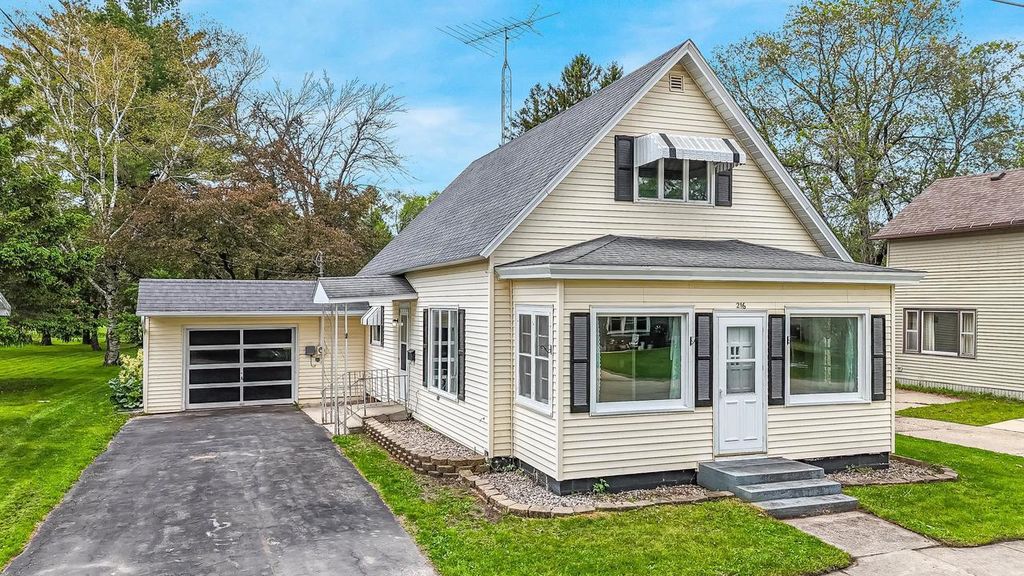 Photo of 216 Maple STREET, Redgranite, WI 54970 (MLS # 50326004)