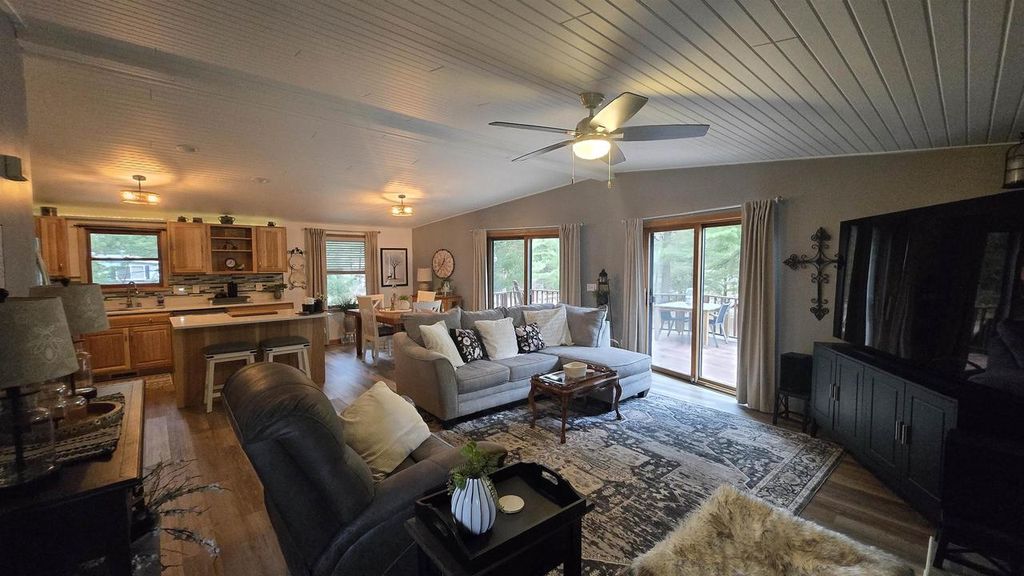 Photo of 103 Lake Shore DRIVE, Wisconsin Dells, WI 53965 (MLS # 2020368)