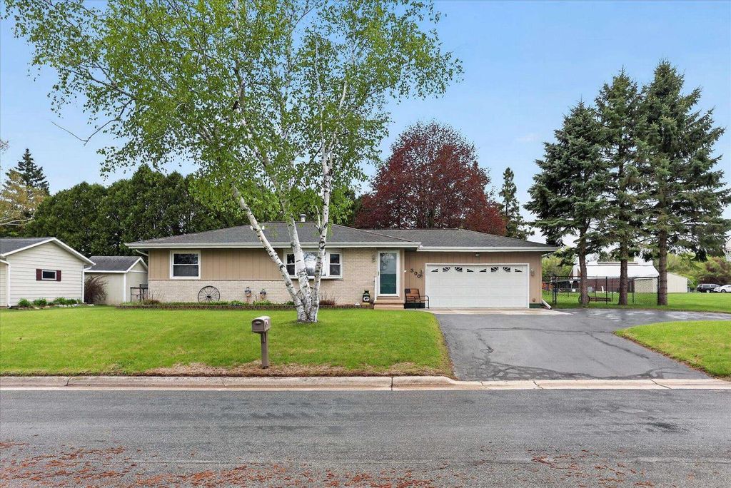 Photo of 300 Prairie AVENUE, Lake Mills, WI 53551 (MLS # 2022097)