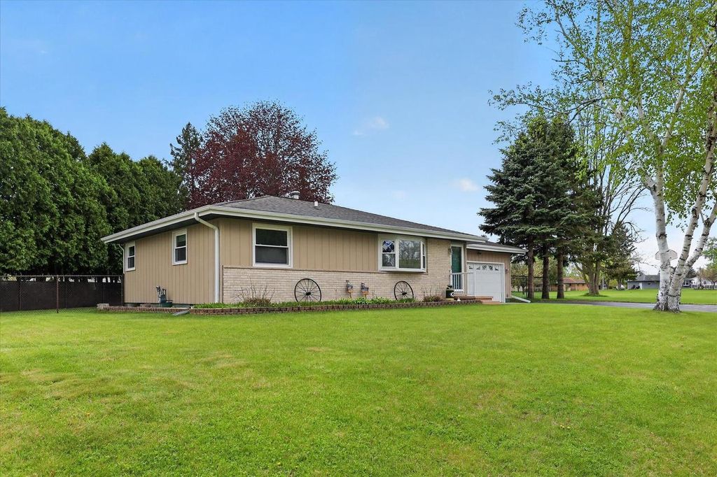 Photo of 300 Prairie AVENUE, Lake Mills, WI 53551 (MLS # 2022097)