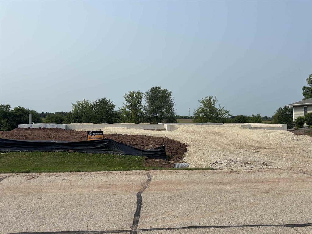 Photo of 16 Trails End COURT, Fond Du Lac, WI 54937 (MLS # 50330738)
