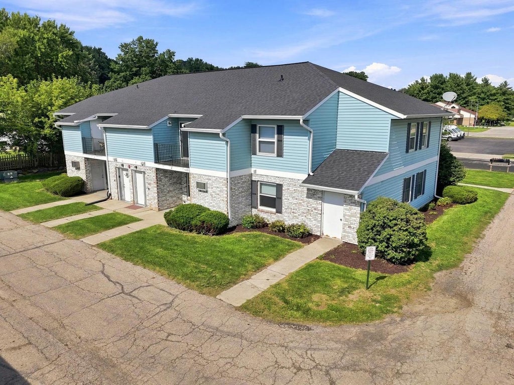 Photo of 601 E Oak STREET, Cottage Grove, WI 53527 (MLS # 2031855)