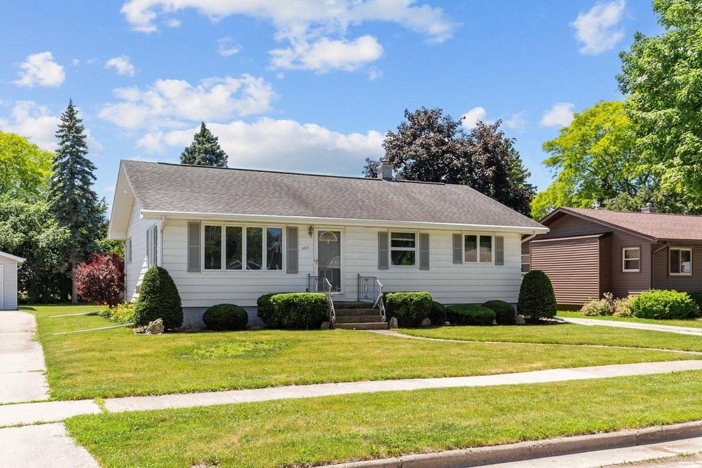Photo of 606 Bragg STREET, Fond Du Lac, WI 54935 (MLS # 50327407)