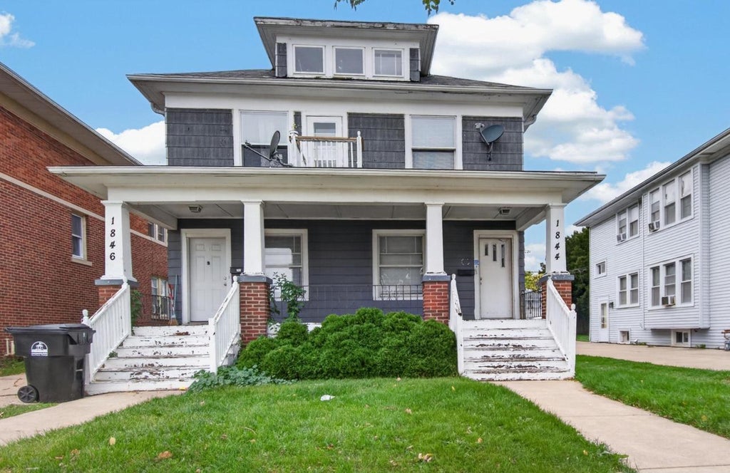 Photo of 1844 Taylor AVENUE, Racine, WI 53403 (MLS # 1985283)