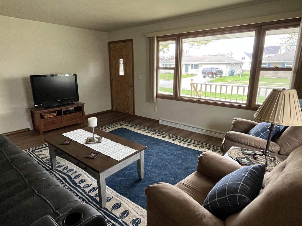 Photo of 512 Jeffery STREET, Combined Locks, WI 54113 (MLS # 50324812)