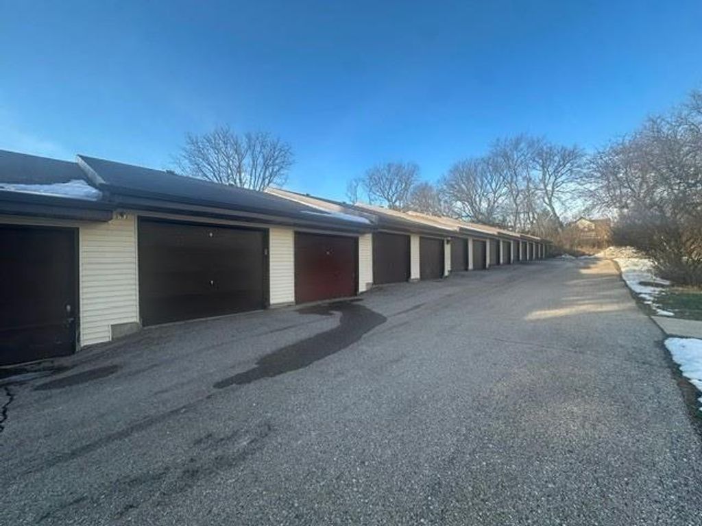 Photo of 1004 N Sunnyvale LANE #K, Madison, WI 53713 (MLS # 2013377)