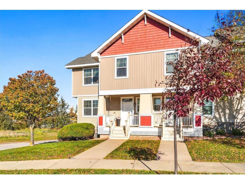 Photo of 2 Heritage BOULEVARD, Hudson, WI 54016 (MLS # 7165929)