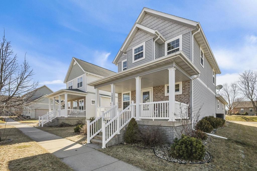 Photo of 1287 Independence WAY, Sun Prairie, WI 53590 (MLS # 2019197)