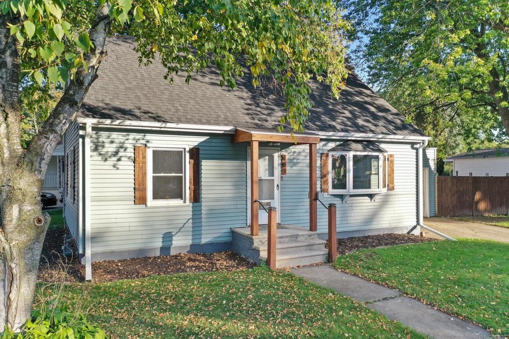 Photo of 409 Abrams STREET, Green Bay, WI 54302 (MLS # 50315931)
