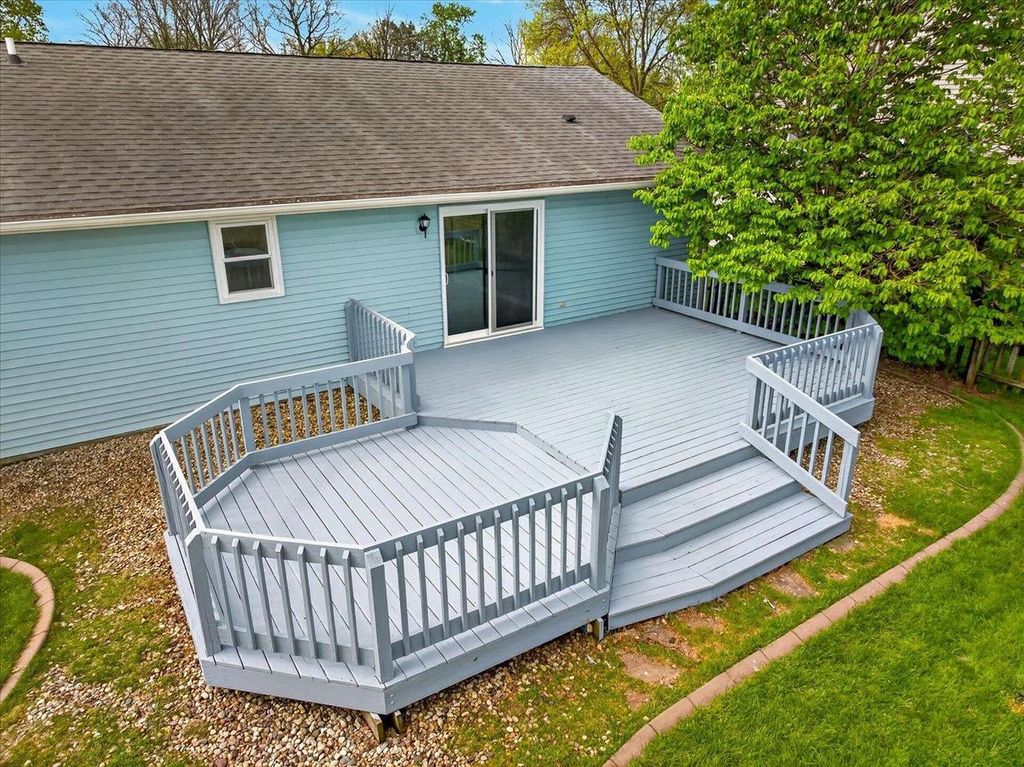 Photo of 618 Robin DRIVE, Sun Prairie, WI 53590 (MLS # 2021199)
