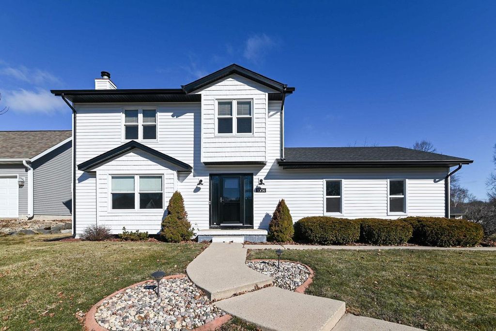 Photo of 1604 Rustic DRIVE, Sun Prairie, WI 53590 (MLS # 2018160)