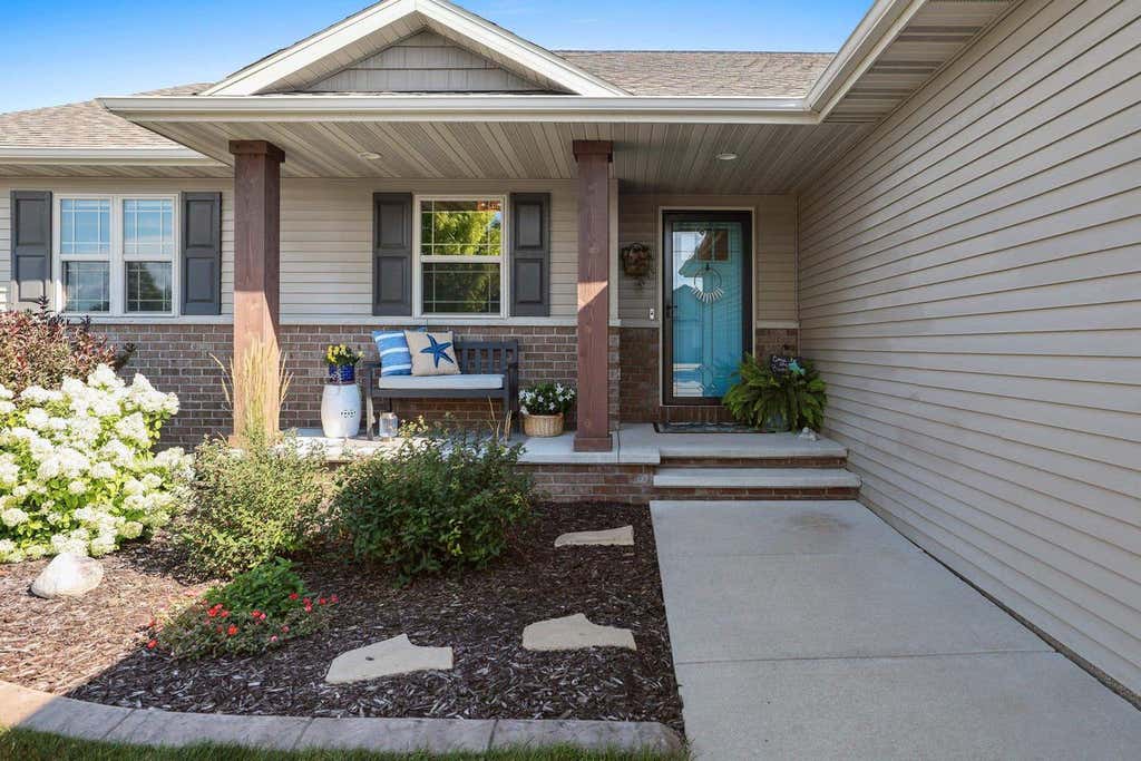Photo of W6438 Sawtooth STREET, Menasha, WI 54952 (MLS # 50331371)