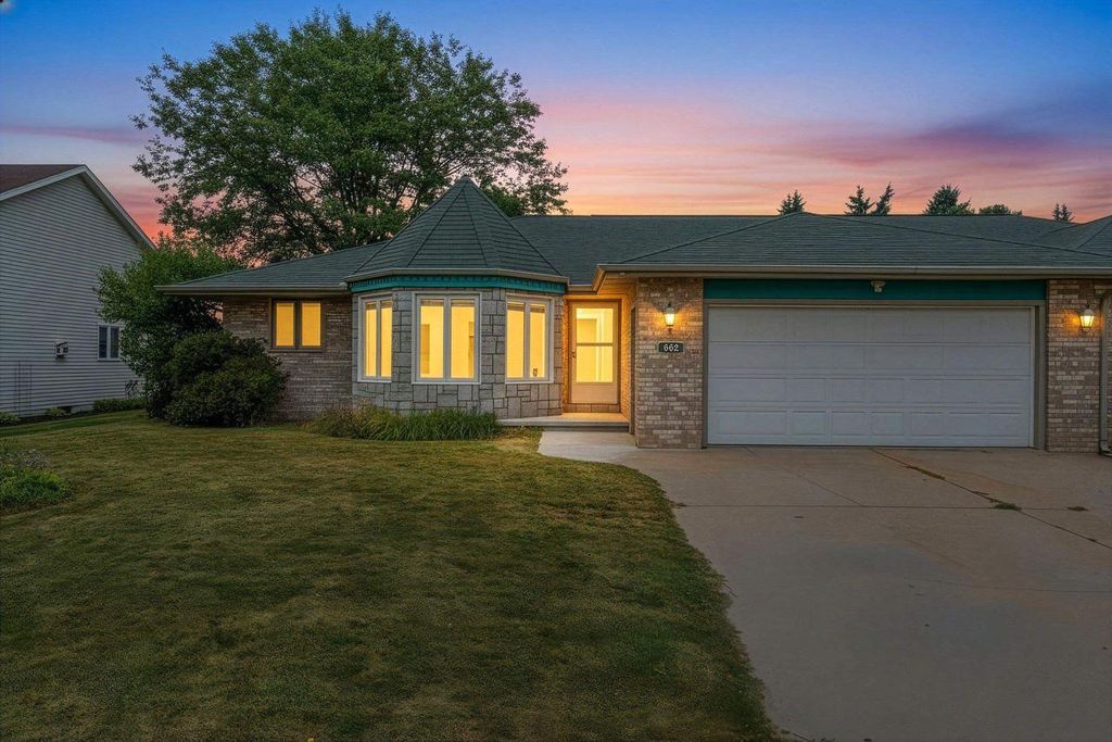 Photo of 662 Frances STREET, Kaukauna, WI 54130 (MLS # 50329836)