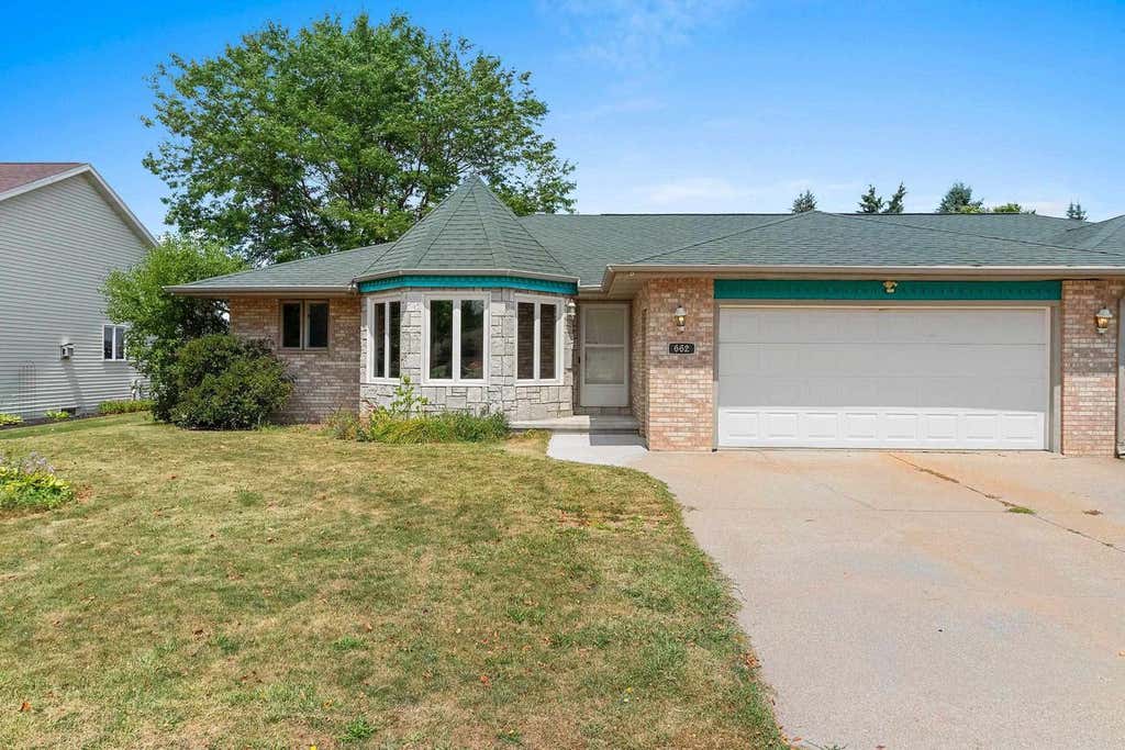 Photo of 662 Frances STREET, Kaukauna, WI 54130 (MLS # 50329836)