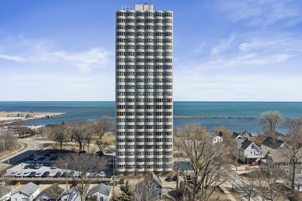 Photo of 2525 S Shore DRIVE #UNIT 18B, Milwaukee, WI 53207 (MLS # 1946858)