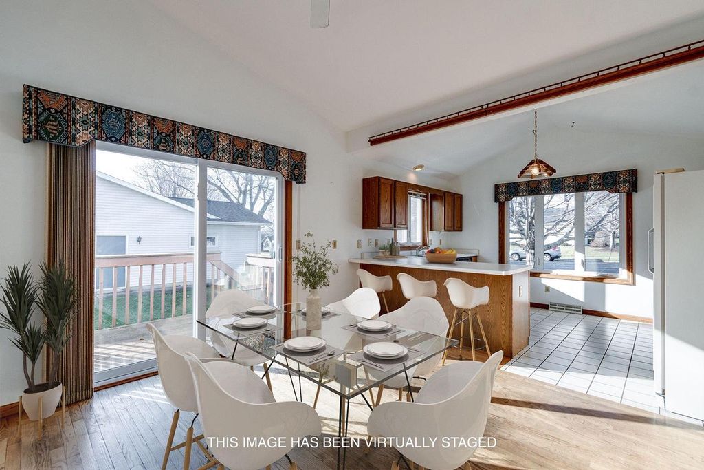 Photo of 850 N Perry PARKWAY, Oregon, WI 53575 (MLS # 2014922)