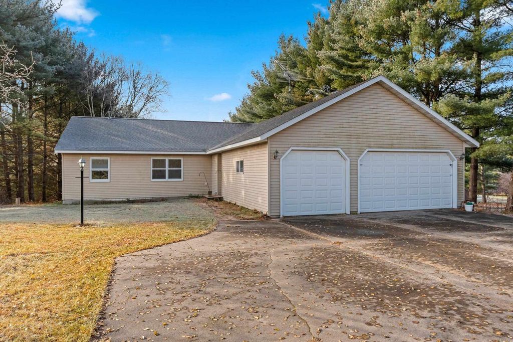 Photo of N189 Cedar Springs DRIVE, Neshkoro, WI 54960 (MLS # 50318546)