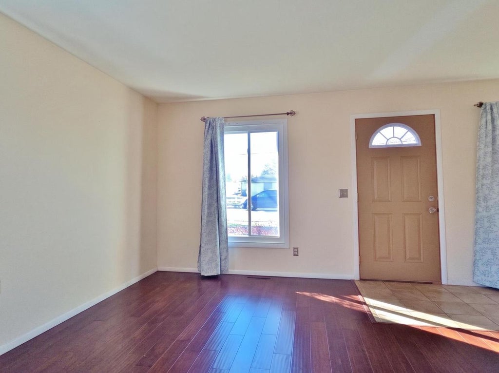 Photo of 729 N Peach AVENUE, Marshfield, WI 54449 (MLS # 22605454)