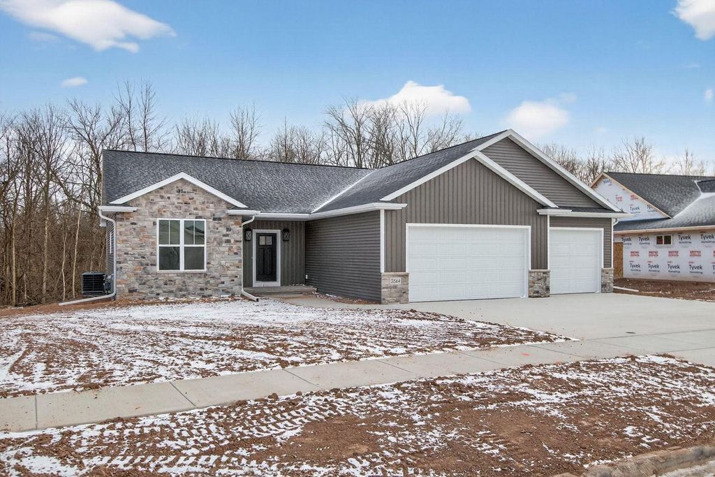 Photo of 2564 N Stellita CIRCLE, De Pere, WI 54115 (MLS # 50318806)