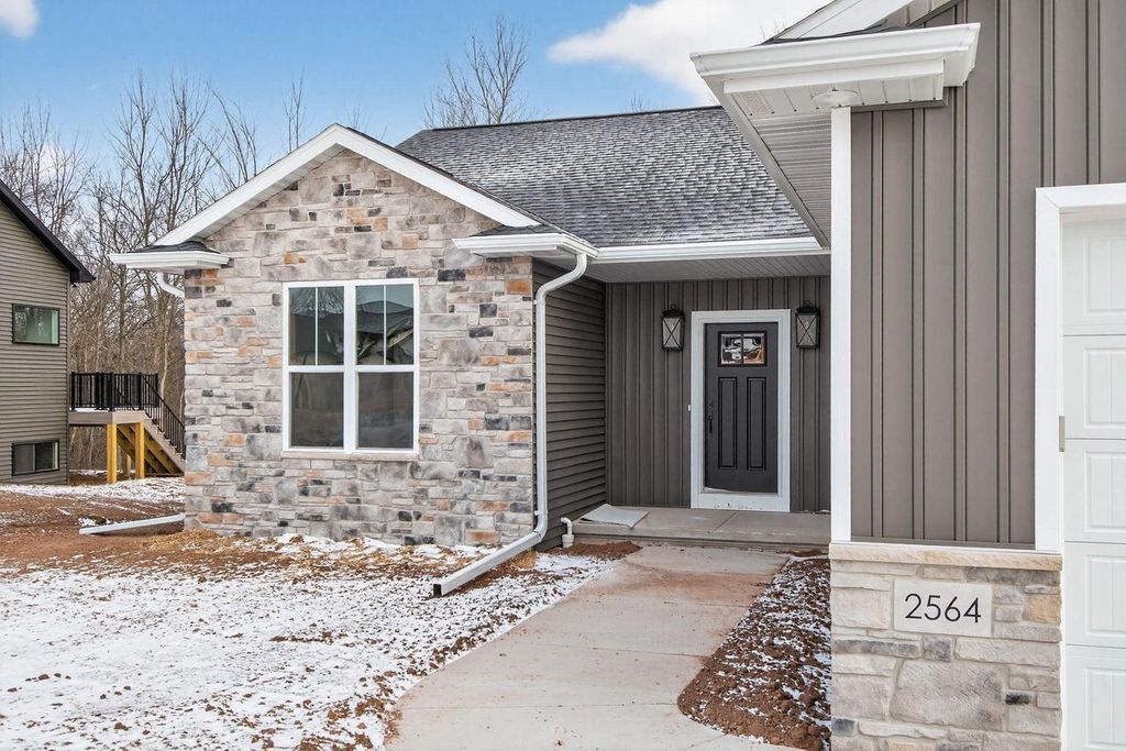 Photo of 2564 N Stellita CIRCLE, De Pere, WI 54115 (MLS # 50318806)