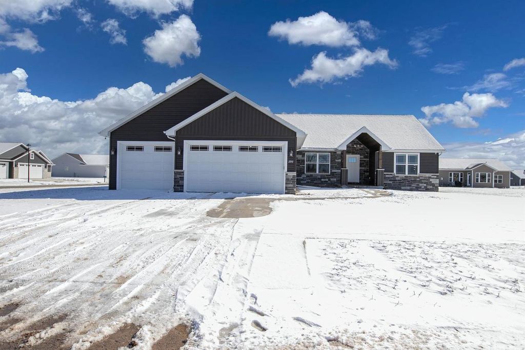Photo of 2911 E Aquamarine AVENUE, Appleton, WI 54913 (MLS # 50319797)