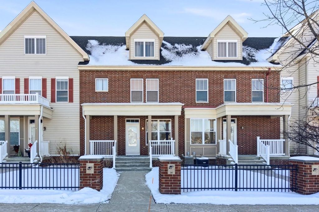 Photo of 14 S Gardens WAY, Fitchburg, WI 53711 (MLS # 2015527)