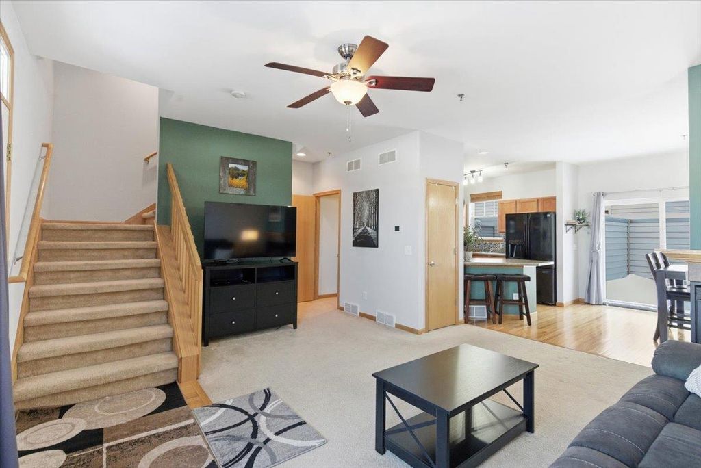 Photo of 14 S Gardens WAY, Fitchburg, WI 53711 (MLS # 2015527)