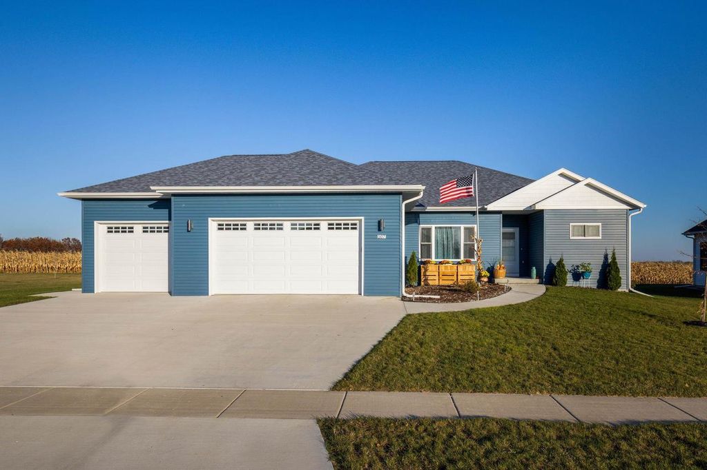 Photo of 2922 N 17th STREET, Milwaukee, WI 53206 (MLS # 1947065)