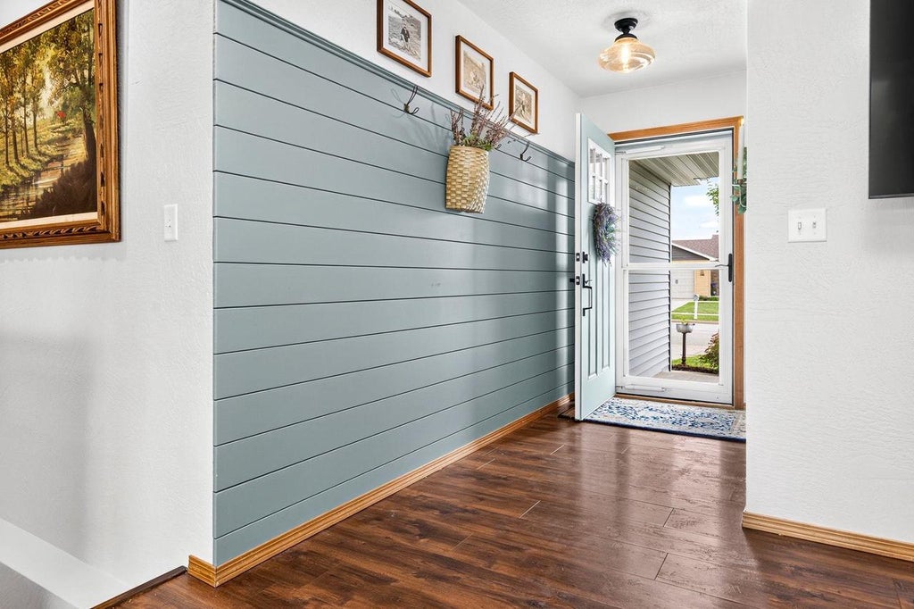 Photo of 503 Rusch DRIVE, Combined Locks, WI 54113 (MLS # 50327596)