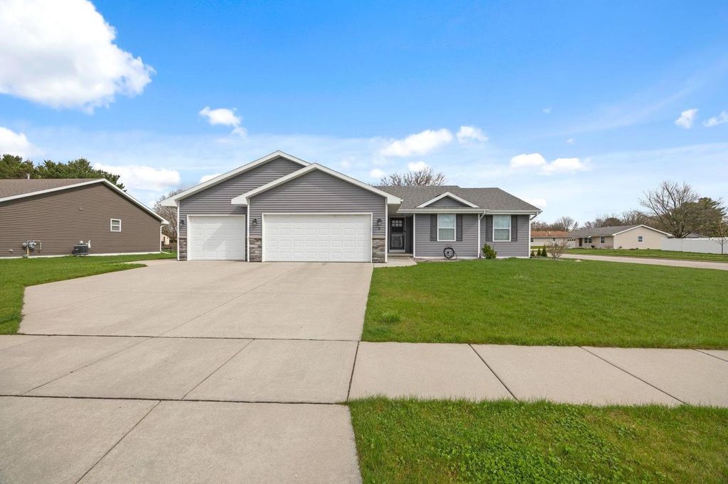 Photo of 8 W Gailen LANE, Milton, WI 53563 (MLS # 2020914)